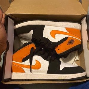 These are Jordan 1 mids (PS) I’ve only wore like 3 times . They will be cleaned